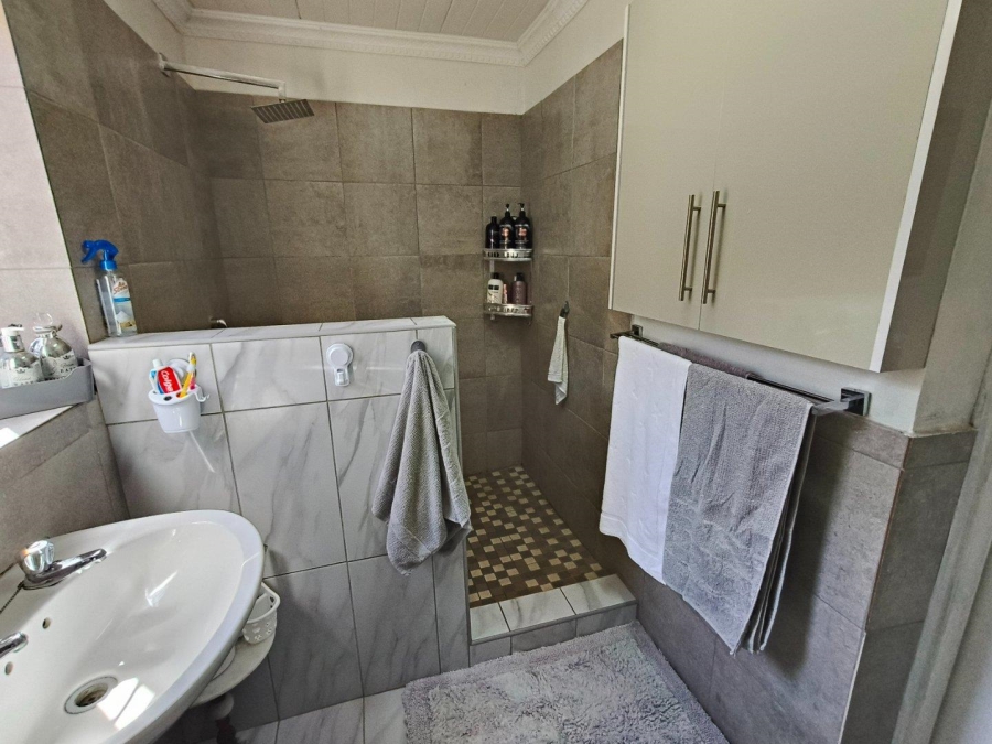 3 Bedroom Property for Sale in Wavecrest Eastern Cape